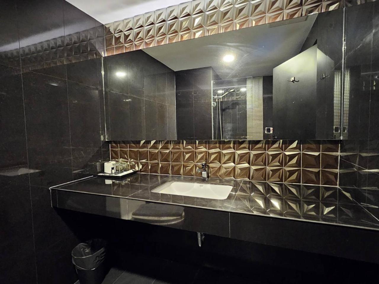 Oscar Palace Hotel & Wellness Center Ban Khlong Phruan Exterior foto