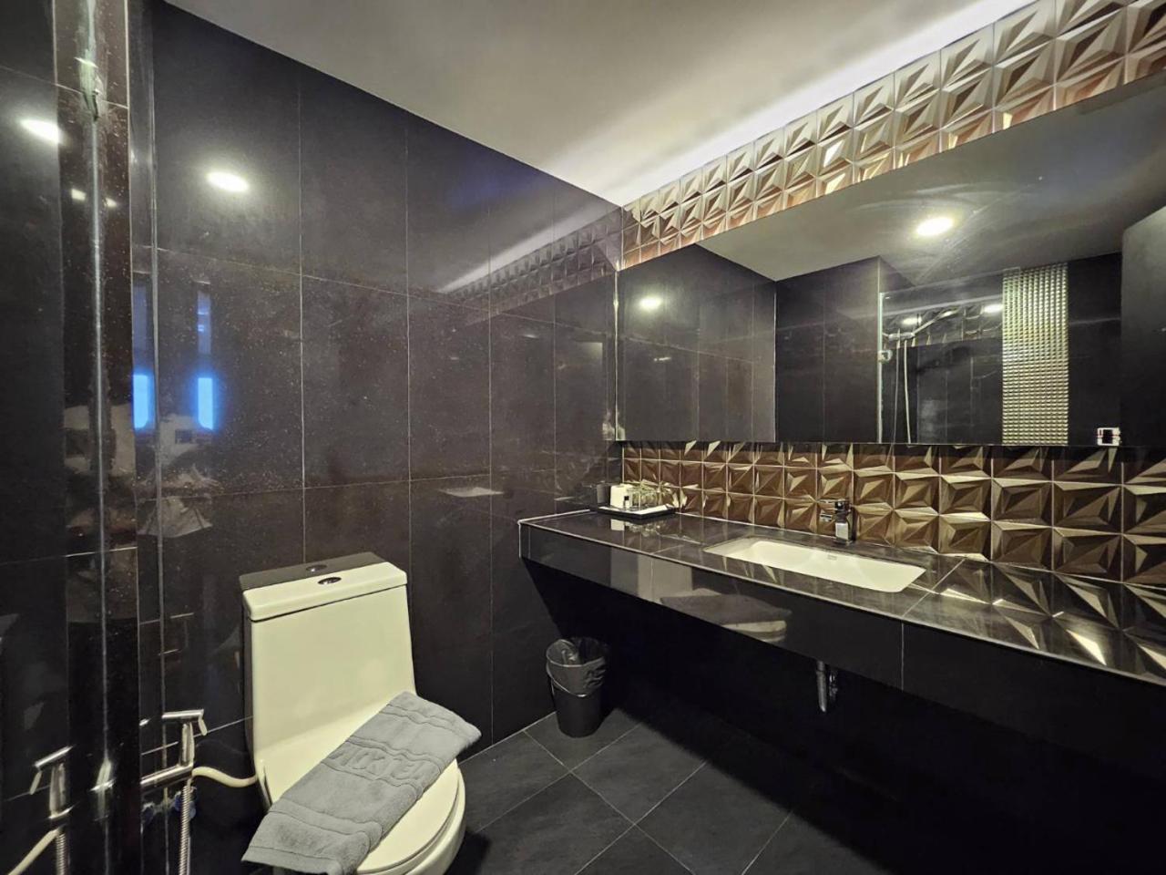 Oscar Palace Hotel & Wellness Center Ban Khlong Phruan Exterior foto